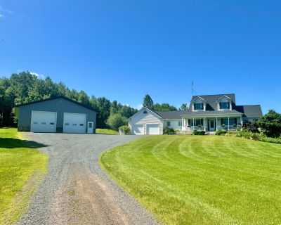 4 Bedroom 3BA 3855 ft Single Family House For Sale in Osceola, WI