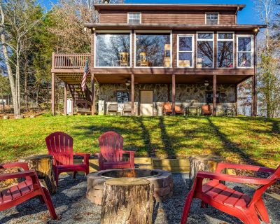 4 Bedroom 2.5BA Pet-Friendly House Vacation Rental in Morning View Lodge, Blue Ridge, GA