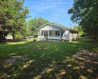 3 Bedroom 1BA 1288 ft Single Family Home For Sale in GAINESVILLE, GA