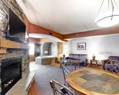 2 Bedroom 2BA Condo Vacation Rental in Chula Vista Resort # 2314, Wisconsin Dells,...