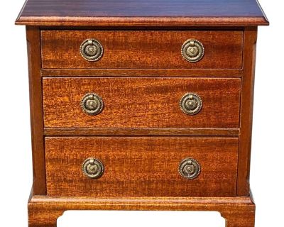 Mid 20th Century Vintage Mahogany 3 Drawer Jewelry Chest
