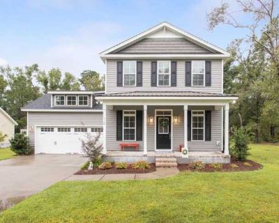 3 Bedroom 2.5BA 1554 ft Pet-Friendly Apartment For Rent in Porters Neck, NC