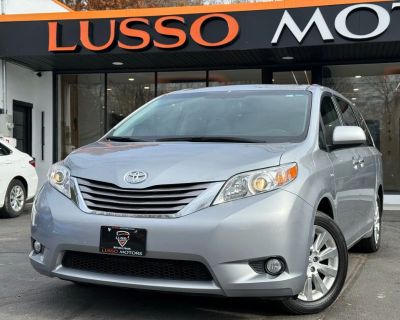 2016 Toyota Sienna Limited Minivan 4D