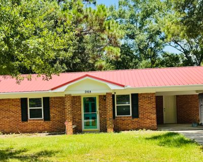 3 Bedroom 2BA 1053 ft Apartment For Rent in Gautier, MS