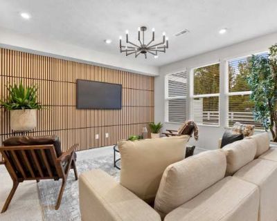 3 Bedroom 2.5BA 1989 ft Furnished Pet-Friendly Apartment For Rent in Franklin County, OH