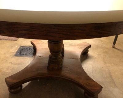 Dining tablev