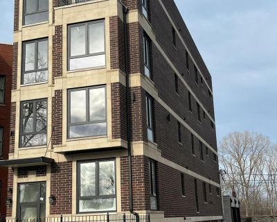 5 Bedroom 3BA 2600 ft Condo For Rent in Chicago, IL