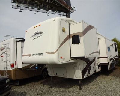 2005 Teton Scottsdale 40 Double Bunks Fifth Wheel