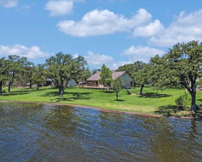 3 Bedroom 3BA 2068 ft Single Family House For Rent in Burnet, TX