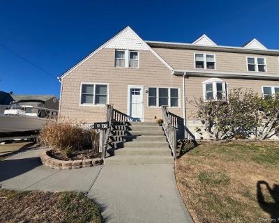 2 Bedroom 1BA 800 ft Apartment For Rent in Amityville, NY