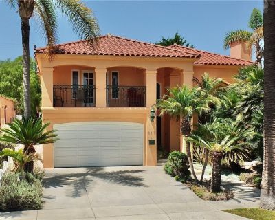 3 Bedroom 3BA 2804 ft Townhouse For Sale in Long Beach, CA