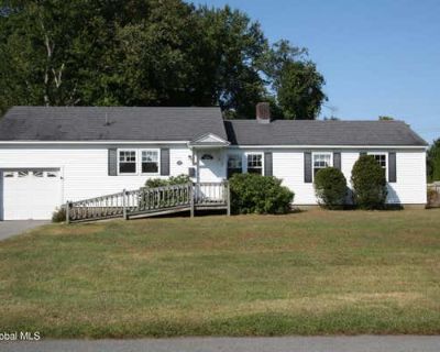 3 Bedroom 2BA 1205 ft Single Family Home For Sale in QUEENSBURY, NY