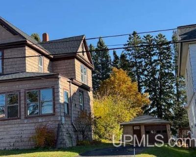 3 Bedroom 2BA 1944 ft Single Family Home For Sale in HANCOCK, MI