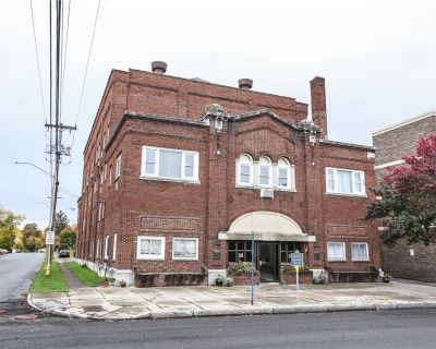 404 Main Street # A8. Property for Rent in East Rochester, NY for $1,400 with 1 bedroom and 1 full bath. This 650 square foot property was built in 1900 on a lot size of 0.18.. First floor newly remodeled one bed one bath in the heart of East Rochester. Coin-operated laundry and off street parking. Tenants responsible for RG&E and internet. Pets welcome with proof of rabies vaccinations and pet...