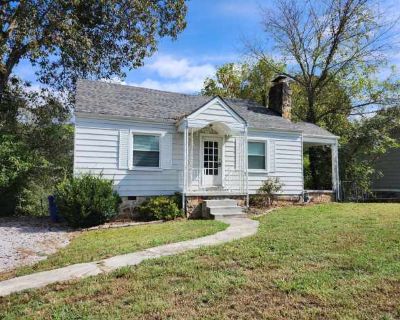 3 Bedroom 2BA 1450 ft Pet-Friendly Apartment For Rent in Red Bank, TN