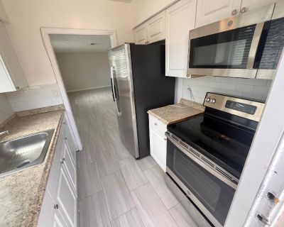 3 Bedroom 1BA 1010 ft House For Rent in Pompano Beach, FL