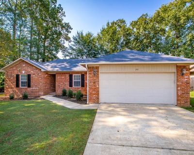 3 Bedroom 2BA 1437 ft Apartment For Rent in Cabot, AR