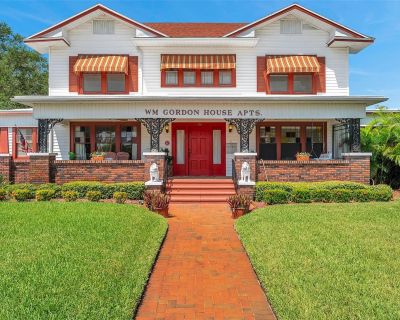 4 Bedroom 4BA 3336 ft Single Family Home For Sale in ST PETERSBURG, FL