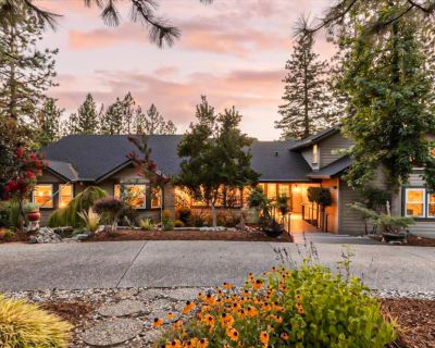 6 Bedroom 4.5 baths No pets 5.0 9 reviews What our guests are saying... AI-generated...