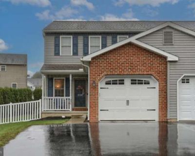 3 Bedroom 1.5BA 1876 ft Pet-Friendly Apartment For Rent in Jonestown, PA