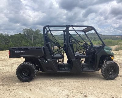 2025 Can-Am Defender MAX HD7
