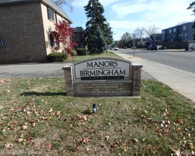 1 Bedroom 1BA 581 ft Condo For Sale in Birmingham, MI