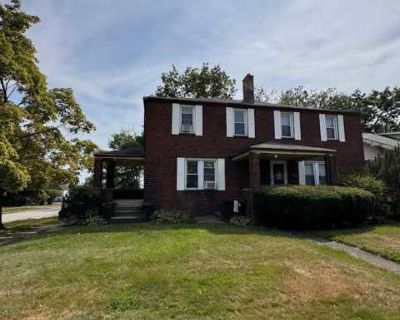 3 Bedroom 1BA 0 ft Pet-Friendly Apartment For Rent in Girard, OH