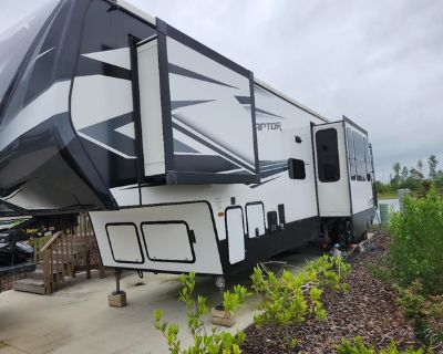 2021 Keystone Raptor 429 Fifth Wheel Toy Hauler
