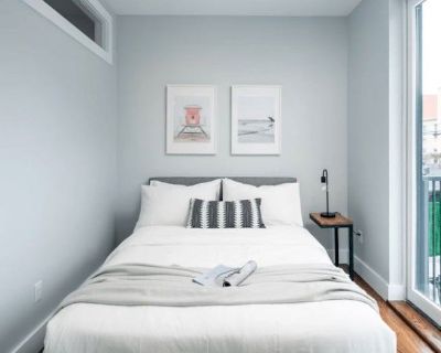 Furnished Room for Rent - Troutman St apt 3 min from trains