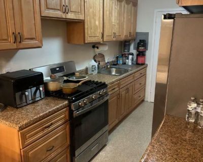 Manny (Has an Apartment) on iROOMit. Room in the 2 Bedroom 1BA Apartment...