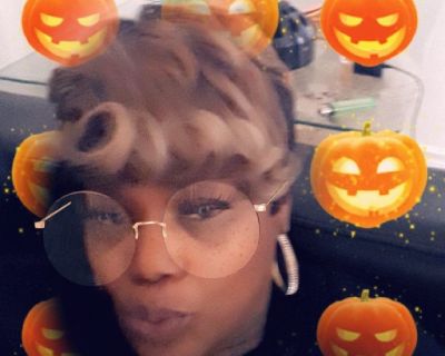 All access one bedroom one  bath located near stadium  and all eatries onsite laundry fire place