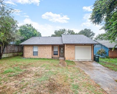 3 Bedroom 2BA 1297 ft Single Family House For Rent in San Marcos, TX