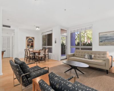 1 Bedroom 1BA 916 ft Condo For Sale in Playa Vista, CA