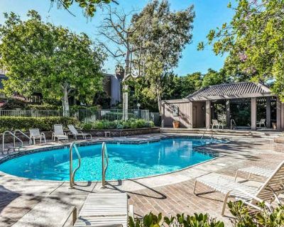 2 Bedroom 3BA 1646 ft Condominium For Sale in MARINA DEL REY, CA