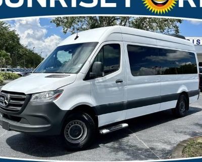 2020 Mercedes-Benz Sprinter 4X2 2500 3DR 170 In. WB High Roof Passenger Van (3.0L V6)