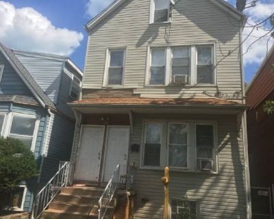 8209 S Coles Ave, Chicago, IL 60617