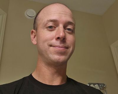 Ryan - Needs an Apartment on iROOMit or a Room