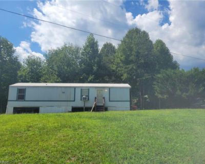 2 Bedroom 1BA 820 ft Manufactured Home For Sale in WILKESBORO, NC