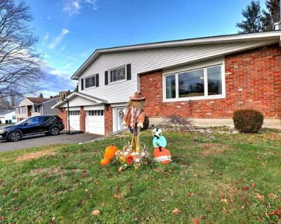 3 Bedroom 3BA 1252 ft Single Family Home For Sale in SEYMOUR, CT