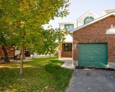 3 Bedroom 2000 ft Pet-Friendly Town House For Rent in Cumberland, Ontario