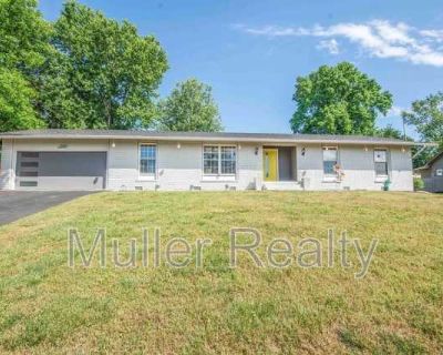 3 Bedroom 2BA 1600 ft Pet-Friendly Apartment For Rent in Farragut, TN