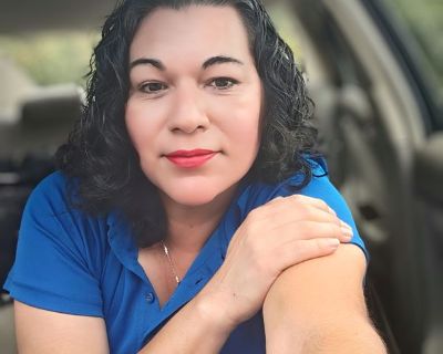 I'm 48 I have a stable job. I'm a woman of calm habits. I have no vices. I'm easygoing and a good person. I love cooking. It's important that I have access to the kitchen..