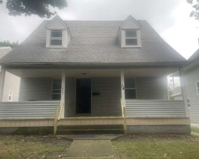1353 Grant Street. Safe and family-friendly, Akron is home to several colleges, fun festivals, and beautiful parks. W/D hookup Patio / balcony Garage Recently renovated Extra storage Range Unit Amenities extra storage oven patio / balcony range refrigerator w/d hookup recently renovated Property Amenities on-site laundry parking garage. 3 Bedroom. 1 Bathroom. 0 ft