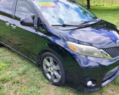 Used 2015 Toyota Sienna SE