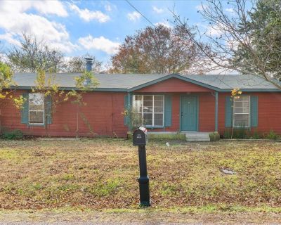 3 Bedroom 2BA 1296 ft Single Family House For Rent in Van Alstyne, TX