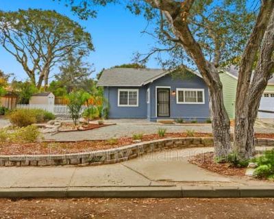 2 Bedroom 1BA 834 ft Pet-Friendly Apartment For Rent in Santa Cruz County, CA