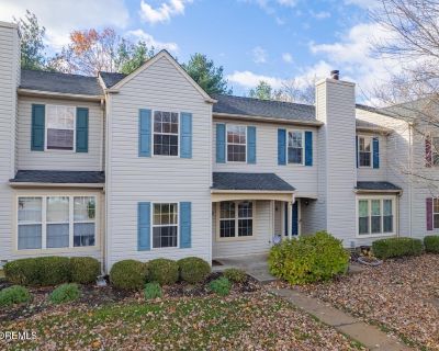 3 Bedroom 2BA 1462 ft Condo For Sale in Freehold, NJ