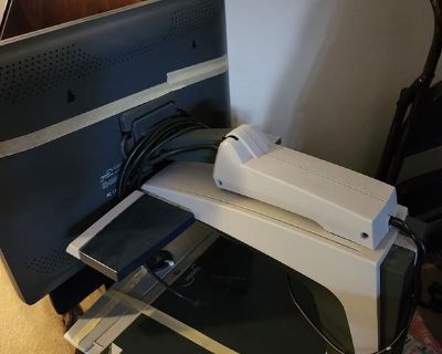 Magnifying reader for low vision