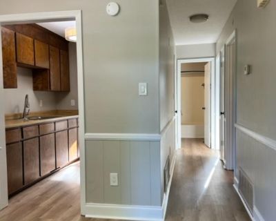 2 Bedroom 1BA House For Rent in Taylors, SC