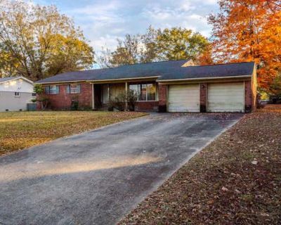 3 Bedroom 2BA 1719 ft Single Family Home For Sale in DECATUR, AL